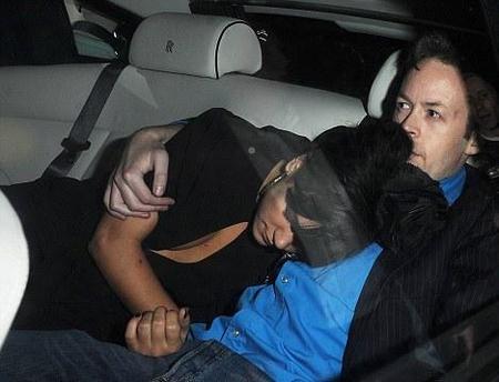 Lily Allen se sigue pasando tres pueblos con la bebida