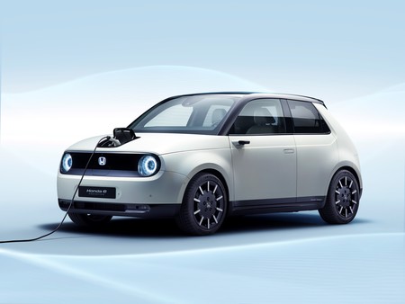 Honda detalla su coche eléctrico Honda e: batería de 35,5 kWh, 200 km de autonomía y agilidad urbana