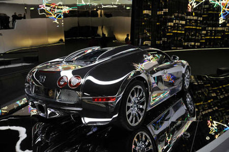 Bugatti Veyron con acabado espejo