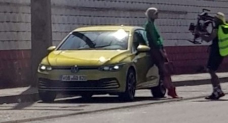 El Volkswagen Golf VIII se escapa antes de tiempo: así luce sin camuflaje la octava generación del compacto