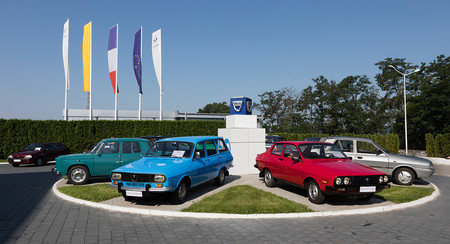 De los R8 comunistas al triunfo de los coches low cost. 50 años de modernización en Dacia