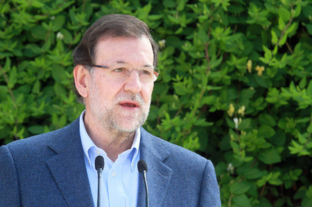 Rajoy anuncia una fuerte bajada del paro en mayo y un nuevo plan de empleo dotado con 3.630 millones de euros