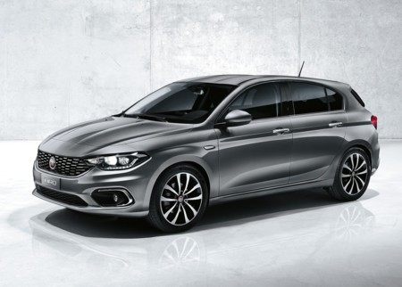 Fiat Tipo Hatchback y Station Wagon, ¿qué tal sonaría un Dodge Neon de cinco puertas?