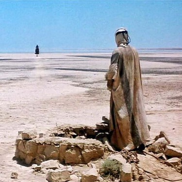 Tuvo que recorrer 3km varias veces en el árido desierto, pero se convirtió en una de las entradas de personaje más memorables de la historia del cine