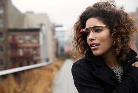Si conduces con las Google Glass, quizá te multen (al menos en California eso es así)