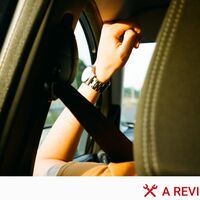 Cuándo no es obligatorio el cinturón de seguridad, la nueva multa de la DGT por no usarlo y por qué debes ponértelo