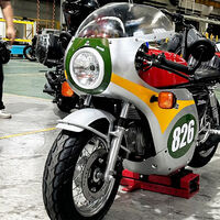 Descaro chino, nivel: calcar al dedillo la Honda de Mike Hailwood en versión minimoto para circular por la calle