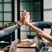 Por qué muchos empleados quieren teletrabajar, al menos un par de días a la semana y por qué la empresa debería facilitarlo 