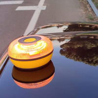 No esperes al 1 de enero: si tienes que comprar tu baliza V16, Leroy Merlin las tiene por menos de 40 euros 