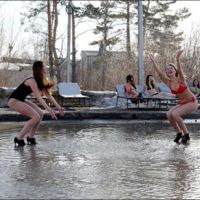 ¿Que no arreglan las calles? Pues nos ponemos en bikini