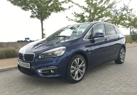 Bmw Serie 2 Active Touring lateral delantera