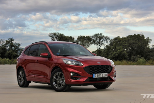 Probamos el nuevo Ford Kuga híbrido enchufable: etiqueta CERO y buena autonomía eléctrica, de lo mejorcito en su clase
