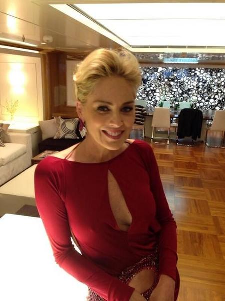 Ya empezamos a sacarle novias a Antonio Banderas, ¿cómo que Sharon Stone?