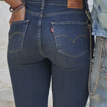 Unos vaqueros para vestir una revolución: así pasaron los Levi's de los mineros americanos a la cultura hippie y al rock & roll