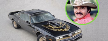 Un director de Pontiac le prometió a Burt Reynolds un Trans Am nuevo al año de por vida por sacarlo en sus películas. Su sucesor terminó con el sueño por algo que no tenía que ver con autos