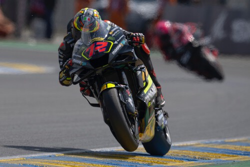 ¡Locura! Marco Bezzecchi lidera el triplete de Ducati, Marc Márquez tira un podio y Pecco Bagnaia la lía