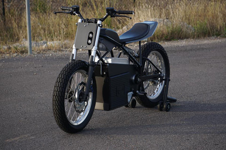 La Concept Z es un prototipo de moto eléctrica que tira de estilo flat track para romper el molde, con 70 CV y 157 Nm