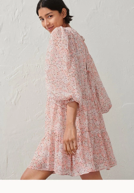 H&M nos propone los vestidos de flores más románticos y bonitos de la temporada que nos apetece estrenar desde ya