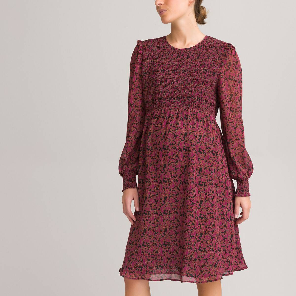 Vestido de embarazo con la parte superior de smock