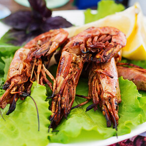 El viernes 19 de diciembre llega a tiendas Lidl un grill raclette perfecto para asar unas buenas gambas a la plancha