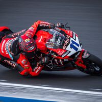 Nicolò Bulega se reivindica en Most y Adrián Huertas no puede luchar por el podio por una penalización