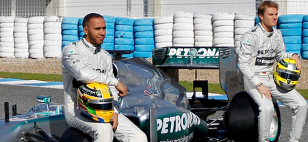 Niki Lauda cree que Mercedes puede luchar por las primeras posiciones