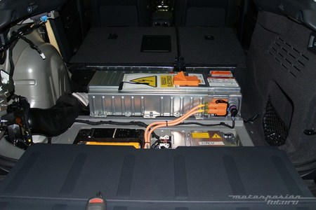 Peugeot 3008 HYbrid4 15