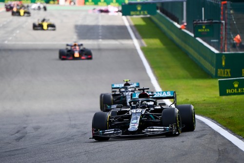 Lewis Hamilton gana una carrera en Spa en la que Carlos Sainz ni siquiera ha podido participar