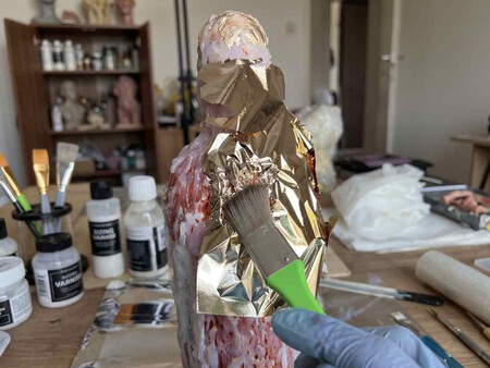 Cómo hacer un florero con una botella de vino, una idea fácil y elegante para decorar tu casa