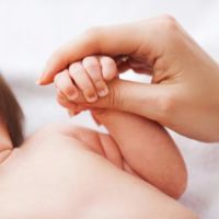 Nace el primer bebé de una embarazada con zika en España 