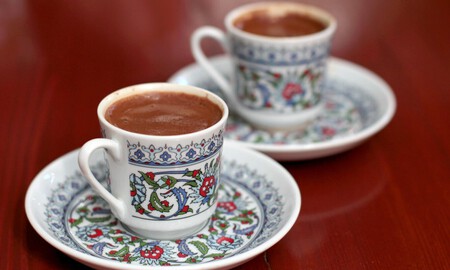 O café turco é espesso e um dos mais associados a um lugar específico.