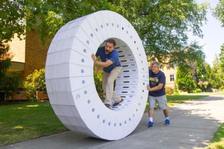 Imagen de la semana: esto es lo que ocurre cuando juntas las cajas de 36 iMacs