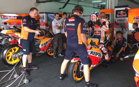 Dani Pedrosa domina el primer día de test de MotoGP en Sepang y Yamaha sorpende con un nuevo carenado
