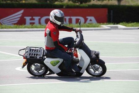 Prueba Honda EV-Neo slalom Miki 6