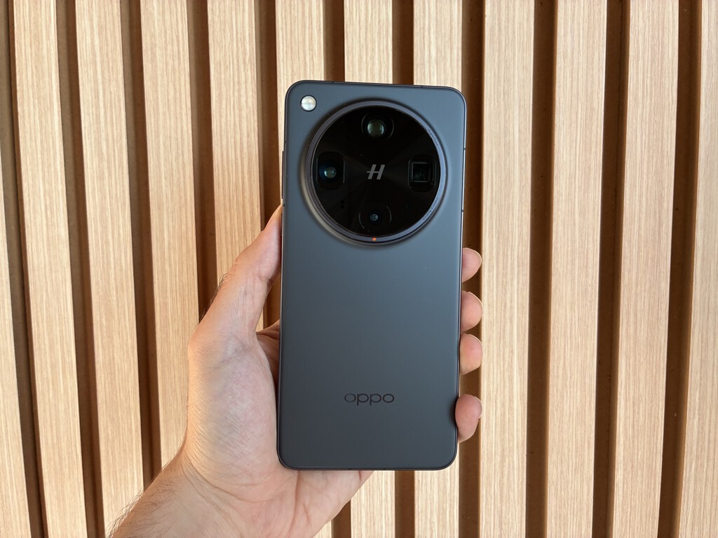 OPPO Find X8 Ultra, primeras impresiones: el trono del mejor móvil fotográfico de 2025 tiene un nuevo y duro aspirante