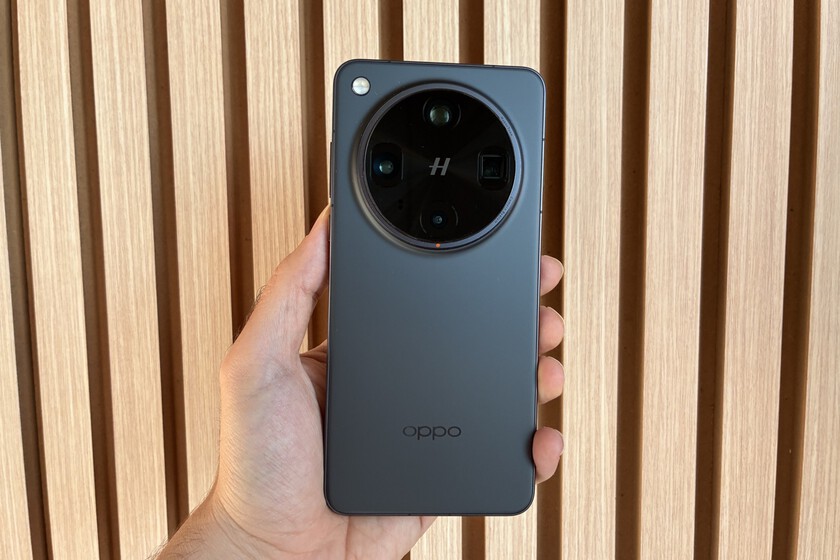OPPO Find X8 Ultra, primeras impresiones: el trono del mejor móvil fotográfico de 2025 tiene un nuevo y duro aspirante