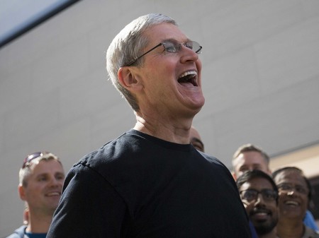 Las acciones de Apple se marcan un nuevo récord, y están cerca de los 800 mil millones de dólares