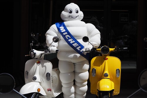 Probamos la Velca Tramontana con los Michelin City Grip 2: una moto eléctrica asequible que se da la mano con un gigante concienciado