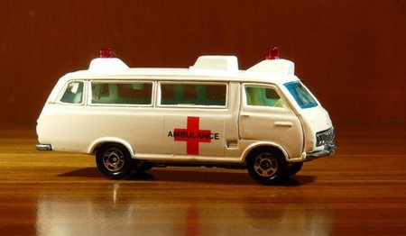 Habrá copago para servicios de ambulancias no urgentes y se dejarán de financiar fármacos para síntomas menores