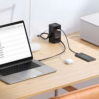 MediaMarkt liquida el cargador top para los amantes de la tecnología: 65W de potencia, varios puertos simultáneos y más seguro que las regletas