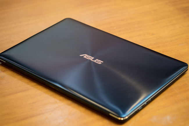 Asus Zenbook 15 Cerrado