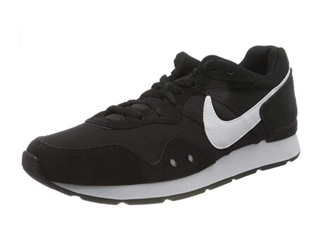 Las zapatillas de estilo running Nike Venture Runner son las más vendidas de Amazon, con un precio de 42,80 euros