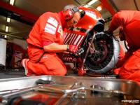 Ducati ya ha probado en Mugello la Desmosedici de 2009