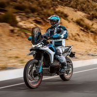 CFMoto acaba de romper el mercado de las trail: ha rebajado 2.000 euros su campera de 800 cc, y casi no tiene rival