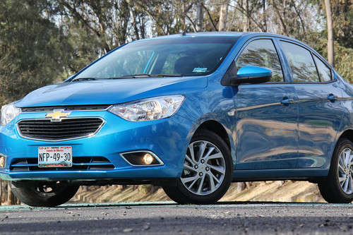 Chevrolet Aveo 2018, a prueba: un artista pop que busca el éxito con su canción de siempre