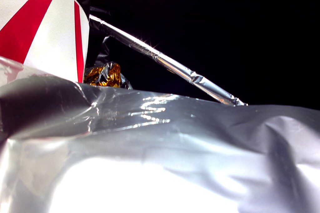 La nave estadounidense que falló yendo a la Luna ha vuelto a la Tierra para estrellarse cerca de la costa de Fiyi 