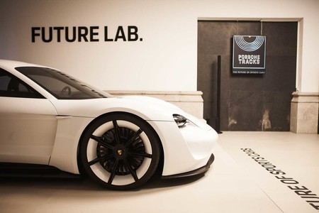 El evento Porsche Tracks de Madrid, realidad virtual y aumentada para vivir el futuro de los coches deportivos