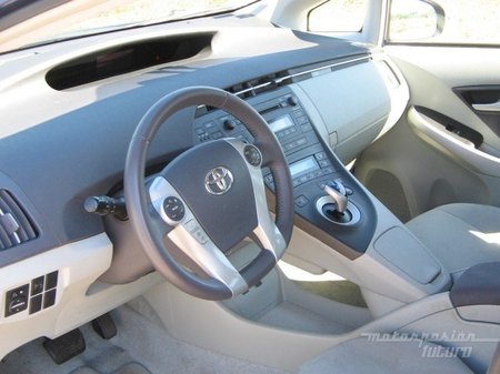 Toyota_Prius_3G_interior_soso