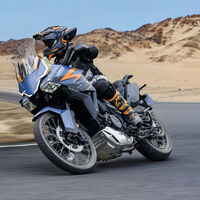 La nueva trail china de Zontes tiene tres cilindros, 97 CV y por su precio, es el terror de la BMW GS y Honda Africa Twin
