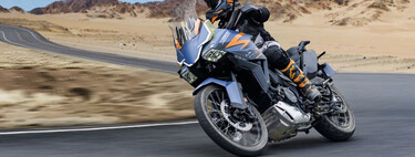 La nueva trail china de Zontes tiene tres cilindros, 97 CV y por su precio, es el terror de la BMW GS y Honda Africa Twin